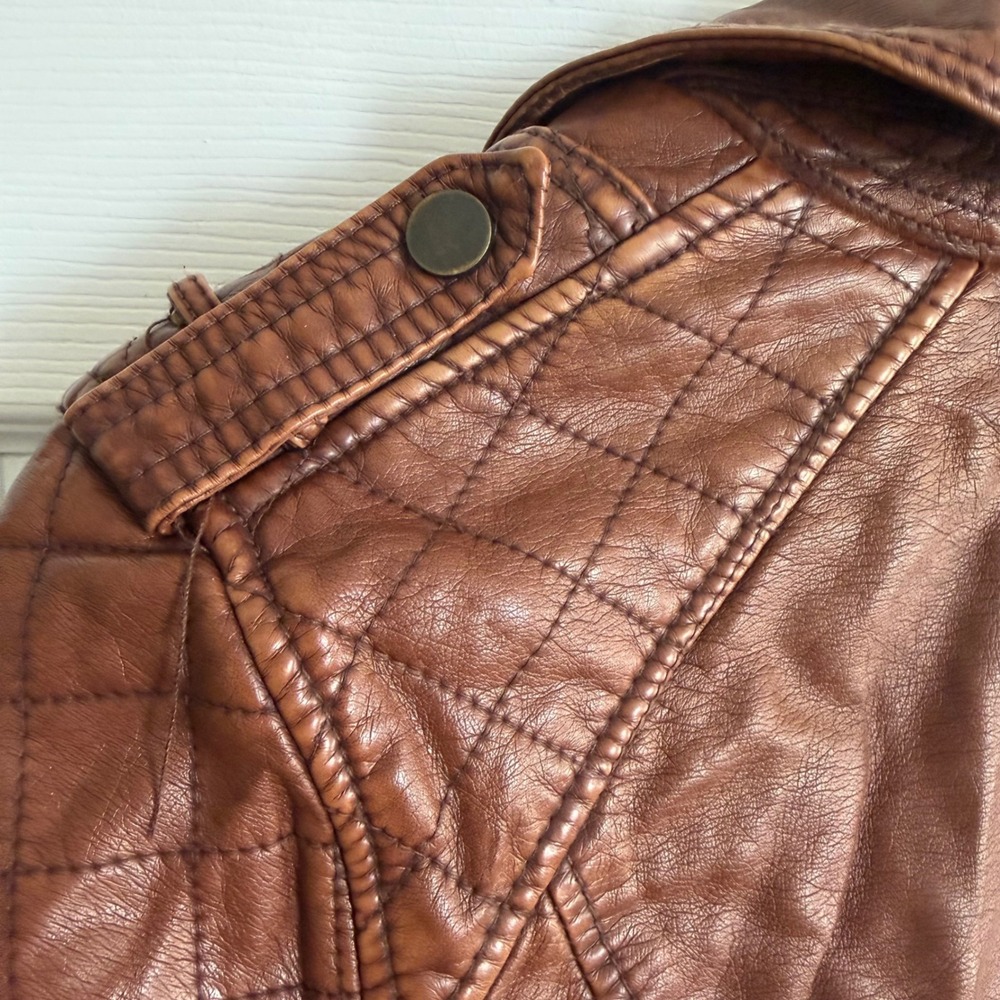 Xhilaration Womens Brown Faux Leather Moto‎ Jacket Quilted Shoulder Edgy Size L - Picture 6 of 14
